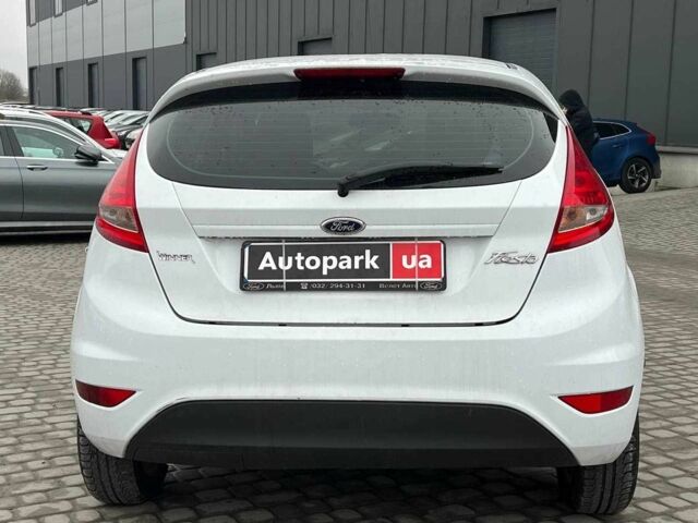 Білий Форд Фієста, об'ємом двигуна 1.2 л та пробігом 140 тис. км за 6990 $, фото 5 на Automoto.ua