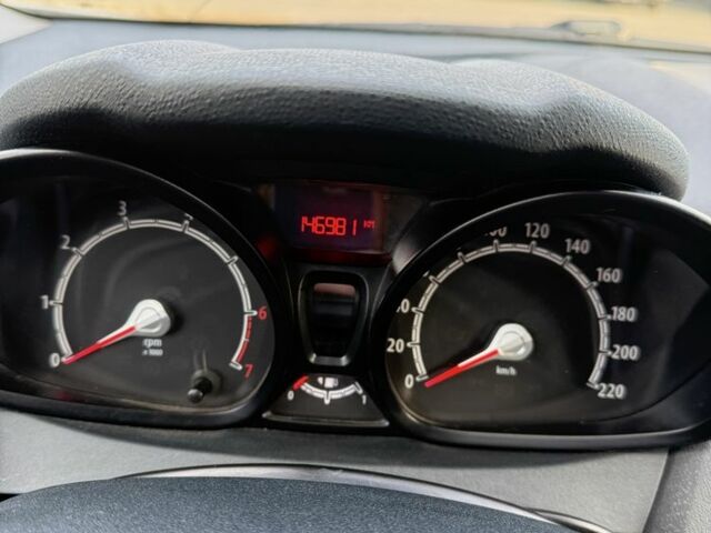 Белый Форд Фиеста, объемом двигателя 1.2 л и пробегом 147 тыс. км за 5800 $, фото 10 на Automoto.ua