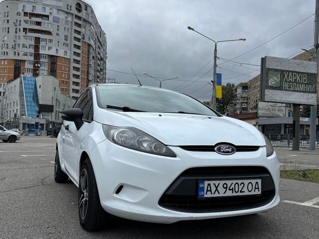 Білий Форд Фієста, об'ємом двигуна 1.2 л та пробігом 266 тис. км за 4800 $, фото 1 на Automoto.ua