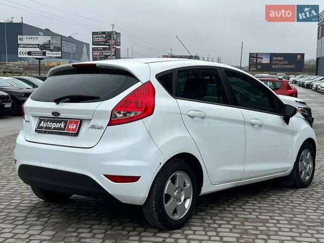 Білий Форд Фієста, об'ємом двигуна 1.2 л та пробігом 140 тис. км за 6990 $, фото 7 на Automoto.ua