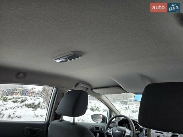 Білий Форд Фієста, об'ємом двигуна 1.25 л та пробігом 53 тис. км за 6400 $, фото 75 на Automoto.ua
