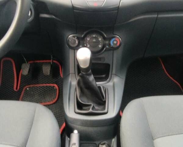 Белый Форд Фиеста, объемом двигателя 1.25 л и пробегом 117 тыс. км за 5900 $, фото 40 на Automoto.ua