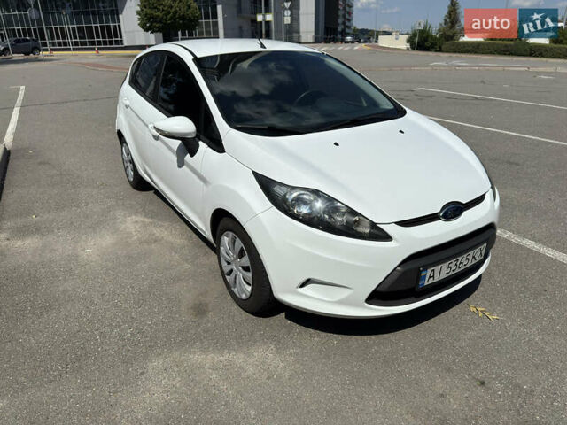 Белый Форд Фиеста, объемом двигателя 1.4 л и пробегом 115 тыс. км за 6500 $, фото 6 на Automoto.ua