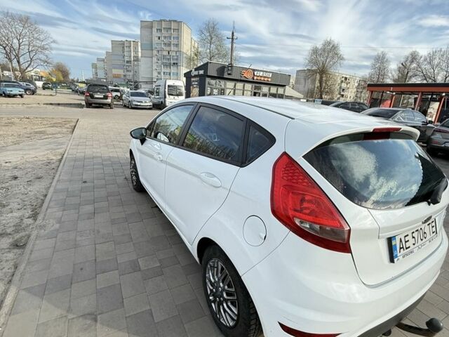 Белый Форд Фиеста, объемом двигателя 1.2 л и пробегом 147 тыс. км за 5800 $, фото 4 на Automoto.ua