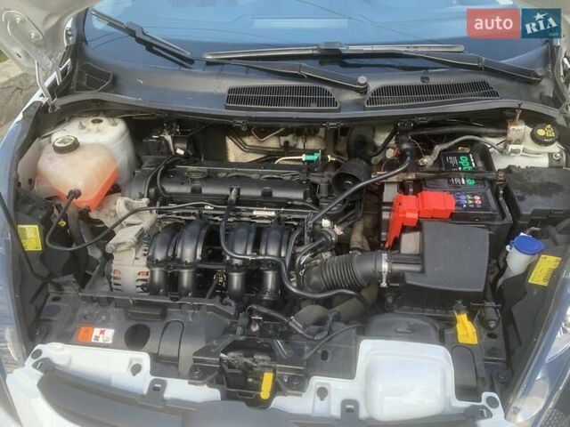 Форд Фиеста 2012 в Полтаве на Automoto.ua Белый Форд Фиеста, объемом двигателя 1.25 л и пробегом 51 тыс. км за 7199 $, фото 19 на Automoto.ua