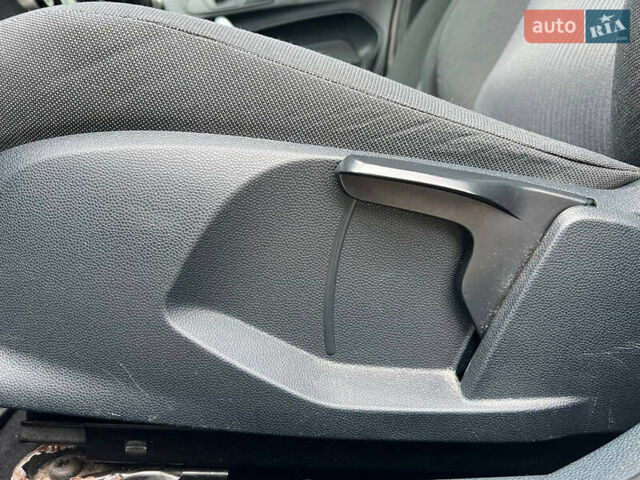 Білий Форд Фієста, об'ємом двигуна 1.2 л та пробігом 140 тис. км за 6990 $, фото 19 на Automoto.ua