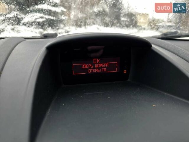 Білий Форд Фієста, об'ємом двигуна 1.25 л та пробігом 53 тис. км за 6400 $, фото 99 на Automoto.ua