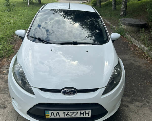 Білий Форд Фієста, об'ємом двигуна 1.24 л та пробігом 181 тис. км за 5800 $, фото 14 на Automoto.ua