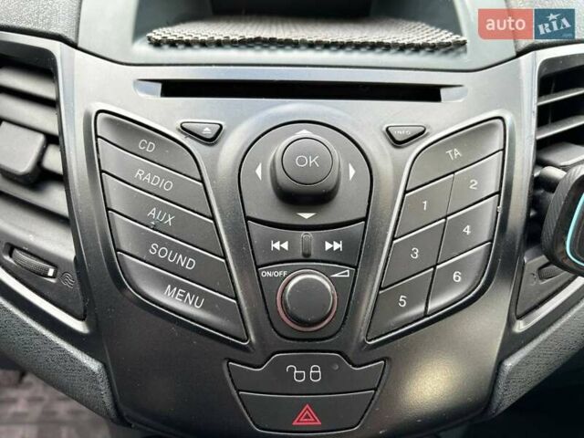 Белый Форд Фиеста, объемом двигателя 1.24 л и пробегом 180 тыс. км за 5500 $, фото 19 на Automoto.ua
