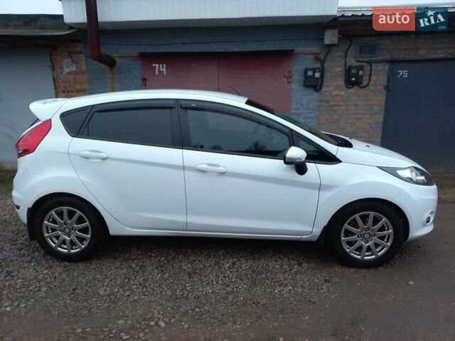 Белый Форд Фиеста, объемом двигателя 1.39 л и пробегом 66 тыс. км за 8200 $, фото 2 на Automoto.ua