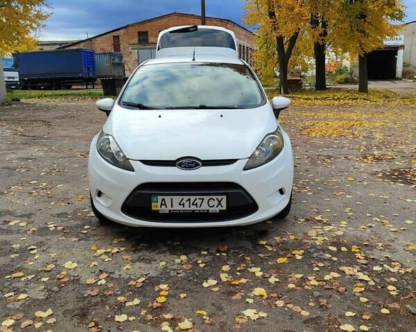 Белый Форд Фиеста, объемом двигателя 1.24 л и пробегом 190 тыс. км за 6400 $, фото 20 на Automoto.ua