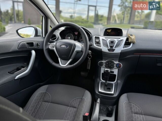 Белый Форд Фиеста, объемом двигателя 1.4 л и пробегом 202 тыс. км за 7850 $, фото 6 на Automoto.ua