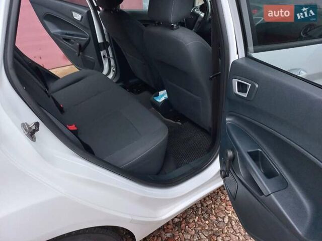 Белый Форд Фиеста, объемом двигателя 1.39 л и пробегом 66 тыс. км за 8200 $, фото 10 на Automoto.ua