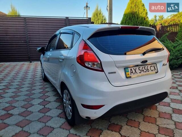 Білий Форд Фієста, об'ємом двигуна 1 л та пробігом 96 тис. км за 5950 $, фото 2 на Automoto.ua