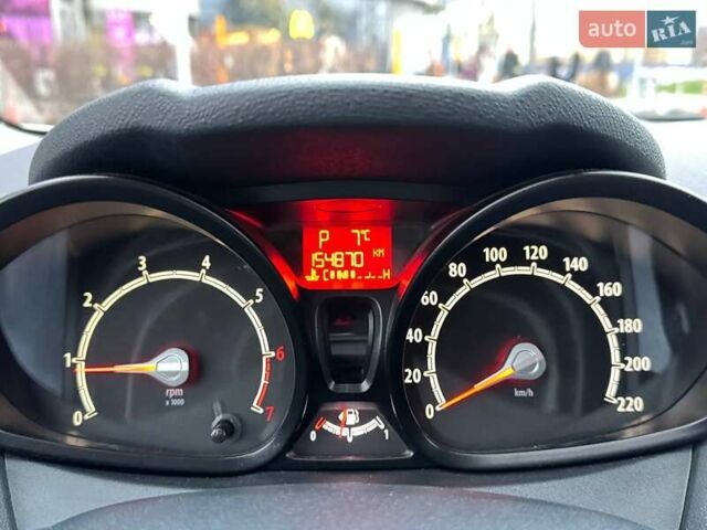 Білий Форд Фієста, об'ємом двигуна 1.39 л та пробігом 150 тис. км за 6990 $, фото 18 на Automoto.ua