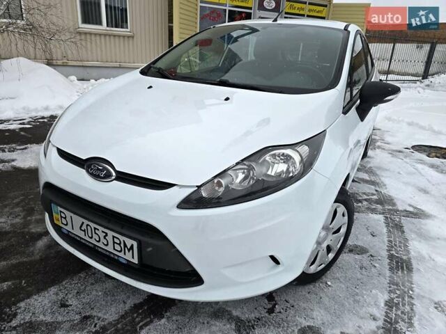 Білий Форд Фієста, об'ємом двигуна 1.25 л та пробігом 53 тис. км за 6400 $, фото 16 на Automoto.ua
