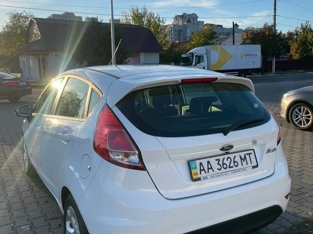 Белый Форд Фиеста, объемом двигателя 1.24 л и пробегом 129 тыс. км за 6800 $, фото 5 на Automoto.ua
