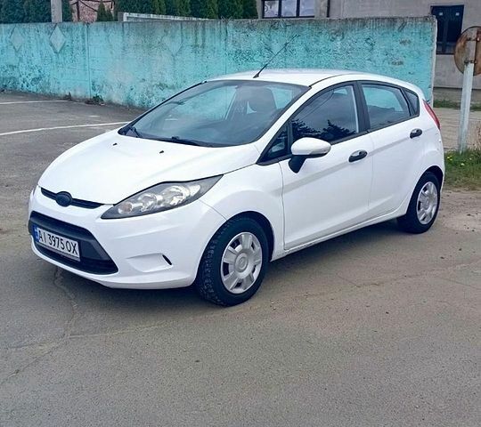 Белый Форд Фиеста, объемом двигателя 1.2 л и пробегом 77 тыс. км за 5200 $, фото 8 на Automoto.ua