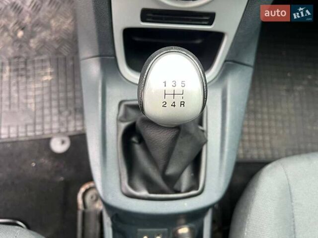 Білий Форд Фієста, об'ємом двигуна 1.2 л та пробігом 140 тис. км за 6990 $, фото 30 на Automoto.ua