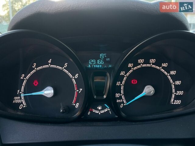 Белый Форд Фиеста, объемом двигателя 1.24 л и пробегом 129 тыс. км за 6800 $, фото 13 на Automoto.ua