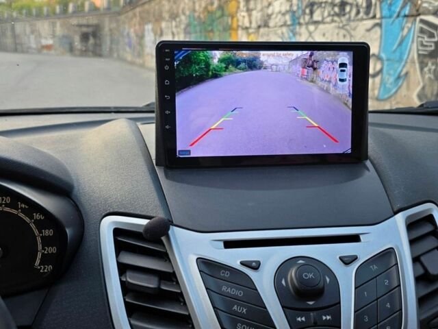 Білий Форд Фієста, об'ємом двигуна 1.4 л та пробігом 210 тис. км за 5500 $, фото 5 на Automoto.ua