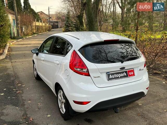 Білий Форд Фієста, об'ємом двигуна 1.2 л та пробігом 170 тис. км за 6290 $, фото 6 на Automoto.ua