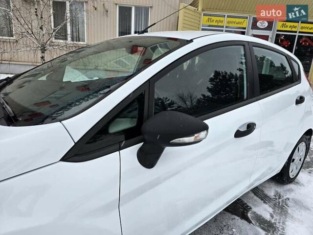 Білий Форд Фієста, об'ємом двигуна 1.25 л та пробігом 53 тис. км за 6400 $, фото 17 на Automoto.ua