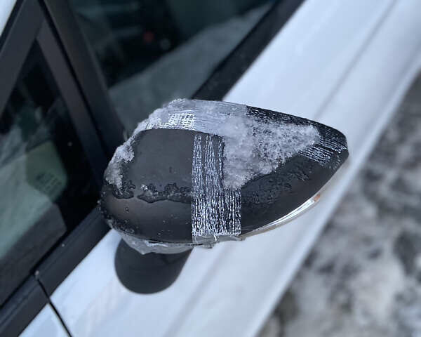 Белый Форд Фиеста, объемом двигателя 1.4 л и пробегом 198 тыс. км за 4399 $, фото 12 на Automoto.ua