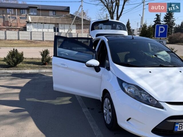 Белый Форд Фиеста, объемом двигателя 1.24 л и пробегом 164 тыс. км за 6200 $, фото 6 на Automoto.ua