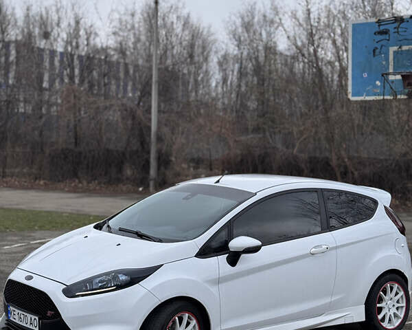 Білий Форд Фієста, об'ємом двигуна 1.4 л та пробігом 199 тис. км за 5799 $, фото 1 на Automoto.ua
