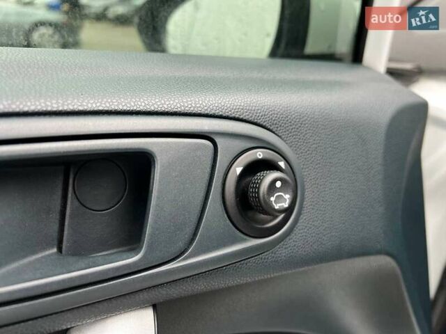 Білий Форд Фієста, об'ємом двигуна 1.2 л та пробігом 140 тис. км за 6990 $, фото 16 на Automoto.ua