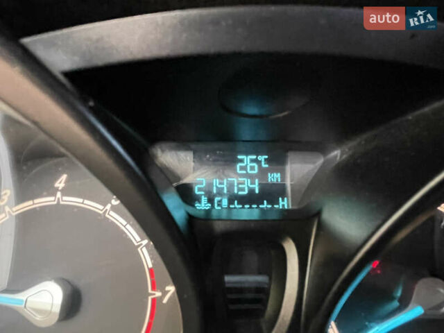 Білий Форд Фієста, об'ємом двигуна 1.24 л та пробігом 215 тис. км за 6000 $, фото 6 на Automoto.ua