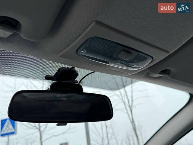 Білий Форд Фієста, об'ємом двигуна 1.39 л та пробігом 150 тис. км за 6990 $, фото 25 на Automoto.ua