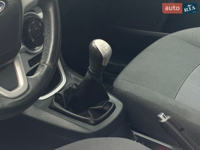 Белый Форд Фиеста, объемом двигателя 1.24 л и пробегом 125 тыс. км за 5490 $, фото 38 на Automoto.ua