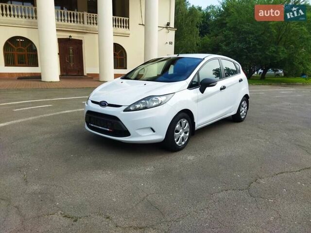 Белый Форд Фиеста, объемом двигателя 1.25 л и пробегом 117 тыс. км за 5900 $, фото 2 на Automoto.ua