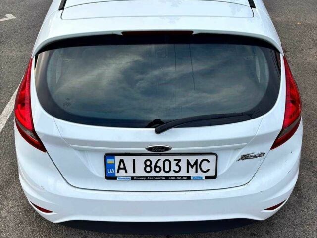 Білий Форд Фієста, об'ємом двигуна 1.4 л та пробігом 260 тис. км за 4798 $, фото 3 на Automoto.ua