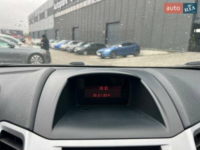 Білий Форд Фієста, об'ємом двигуна 1.2 л та пробігом 140 тис. км за 6990 $, фото 27 на Automoto.ua