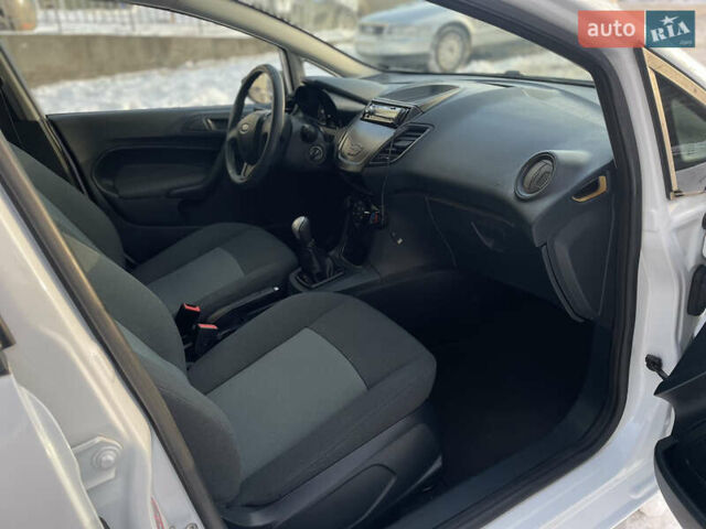 Белый Форд Фиеста, объемом двигателя 1.24 л и пробегом 209 тыс. км за 6499 $, фото 20 на Automoto.ua