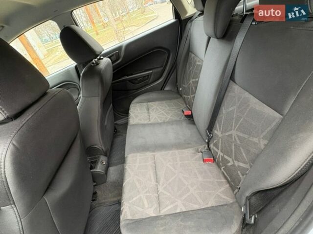 Белый Форд Фиеста, объемом двигателя 1.6 л и пробегом 135 тыс. км за 7000 $, фото 10 на Automoto.ua