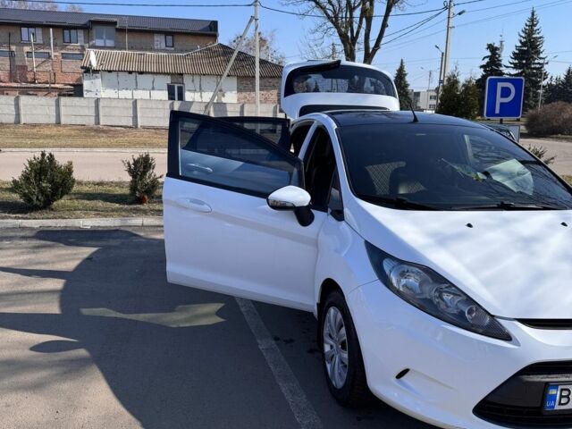 Белый Форд Фиеста, объемом двигателя 1.24 л и пробегом 164 тыс. км за 5800 $, фото 6 на Automoto.ua