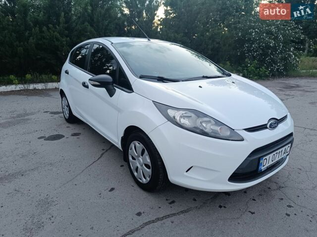 Белый Форд Фиеста, объемом двигателя 1.24 л и пробегом 212 тыс. км за 5400 $, фото 8 на Automoto.ua