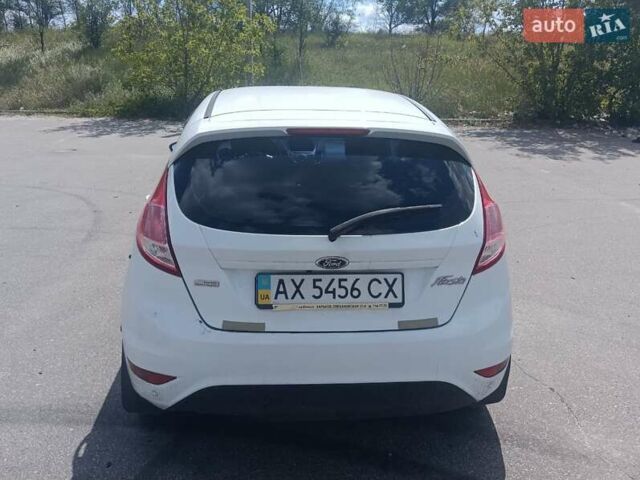 Білий Форд Фієста, об'ємом двигуна 1 л та пробігом 96 тис. км за 6000 $, фото 5 на Automoto.ua