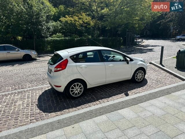 Белый Форд Фиеста, объемом двигателя 1.25 л и пробегом 170 тыс. км за 5850 $, фото 9 на Automoto.ua
