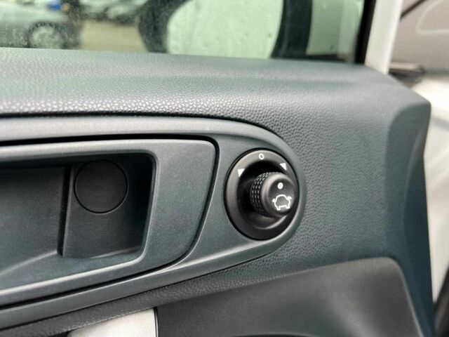 Білий Форд Фієста, об'ємом двигуна 1.2 л та пробігом 140 тис. км за 6990 $, фото 16 на Automoto.ua