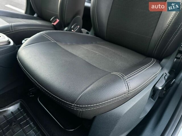 Білий Форд Фієста, об'ємом двигуна 1.39 л та пробігом 125 тис. км за 8350 $, фото 62 на Automoto.ua