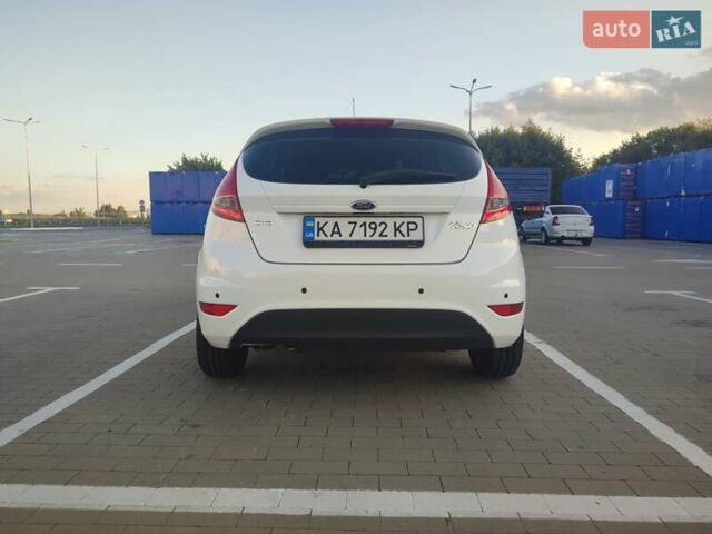 Белый Форд Фиеста, объемом двигателя 1.39 л и пробегом 120 тыс. км за 7600 $, фото 9 на Automoto.ua
