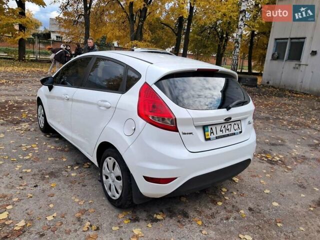 Белый Форд Фиеста, объемом двигателя 1.24 л и пробегом 192 тыс. км за 5700 $, фото 14 на Automoto.ua