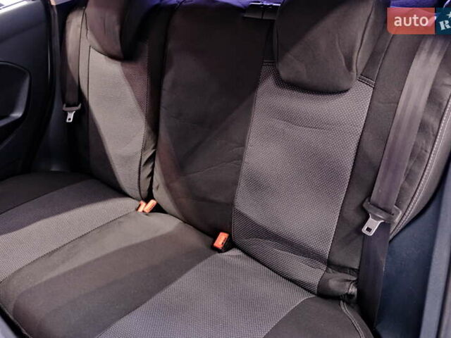 Білий Форд Фієста, об'ємом двигуна 1.24 л та пробігом 157 тис. км за 4900 $, фото 28 на Automoto.ua