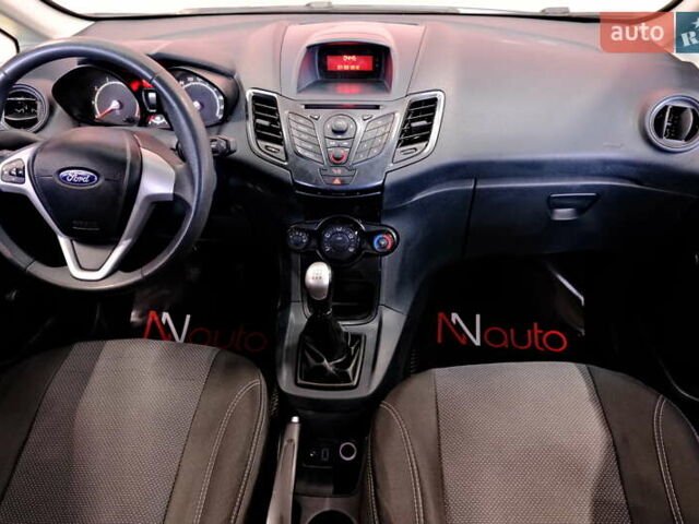 Білий Форд Фієста, об'ємом двигуна 1.24 л та пробігом 157 тис. км за 4900 $, фото 35 на Automoto.ua