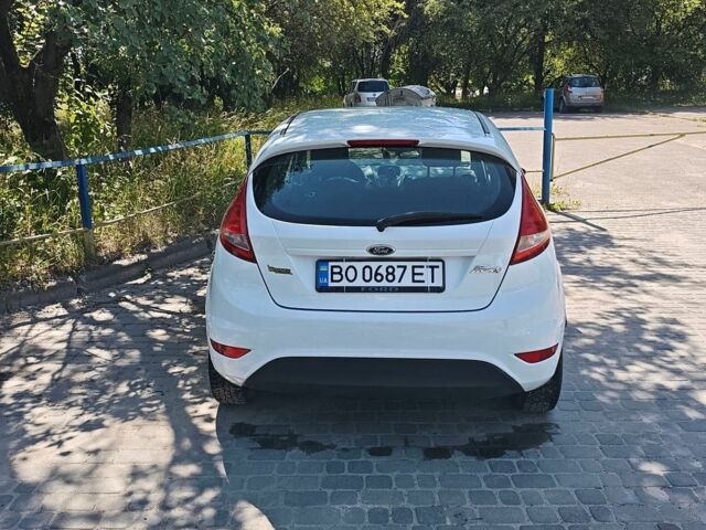 Белый Форд Фиеста, объемом двигателя 1.2 л и пробегом 152 тыс. км за 6200 $, фото 3 на Automoto.ua